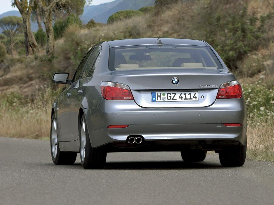  BMW 530xd Sedan 2005 года  (фото 2 из 2)